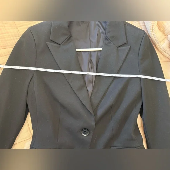 Express Women's Classic Black Suit Jacket - Picture 6 of 9